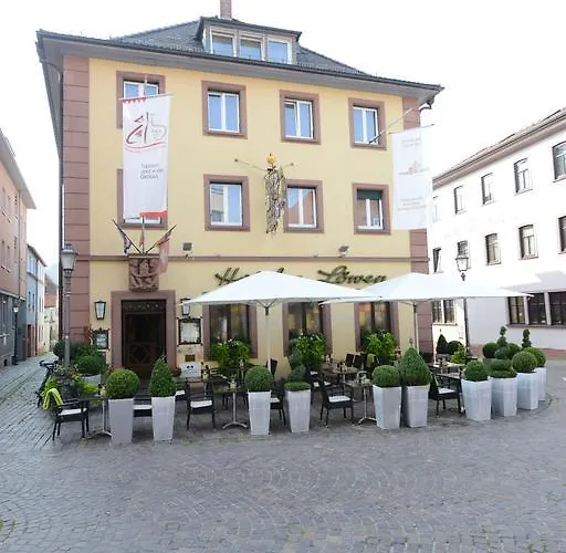 Land-gut Hotel zum Löwen Garni