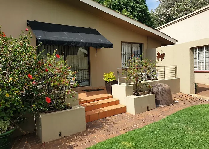 125 On Van Buuren Road Guest House