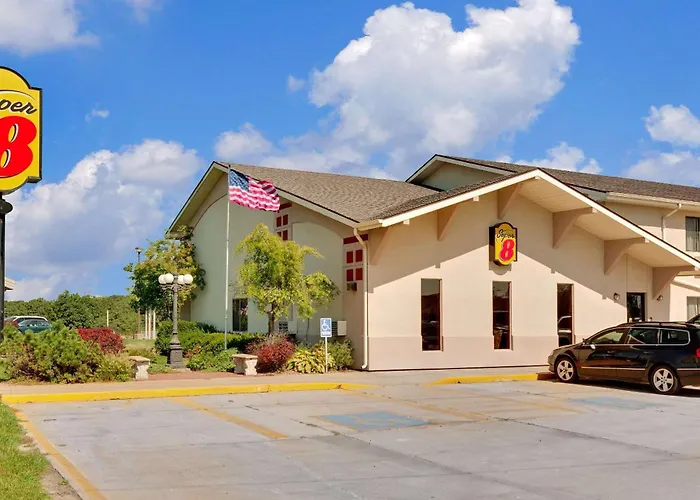 Super 8 By Wyndham Keokuk