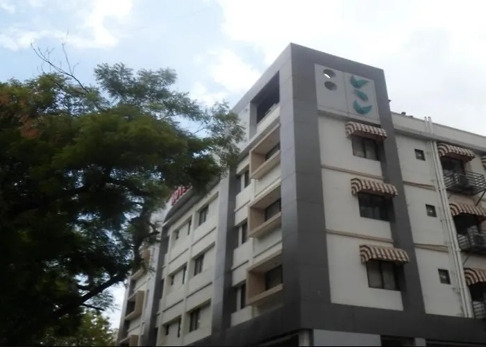 The Metro Park Hotel Ahmedabad