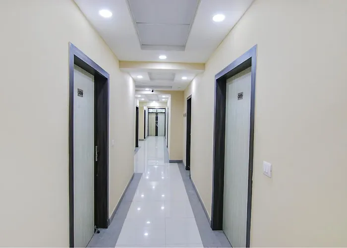 Fabhotel Devise Residency