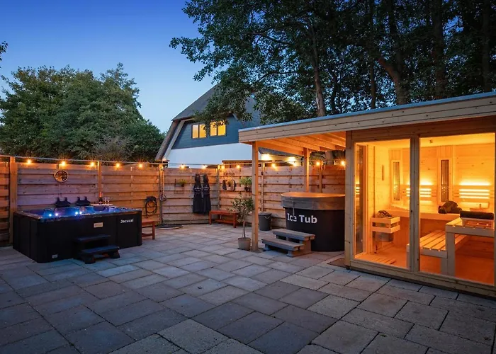 The island life texel met jacuzzi