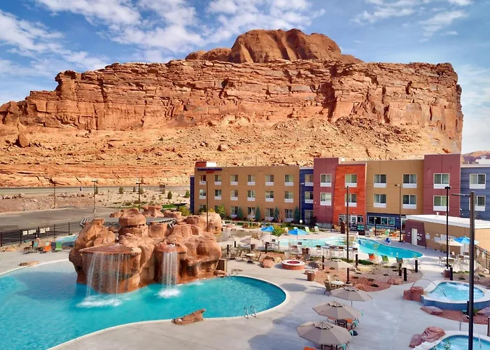 Moab Hotels with Tennis Court