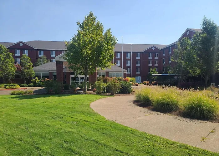 Corvallis Hotels with Tennis Court