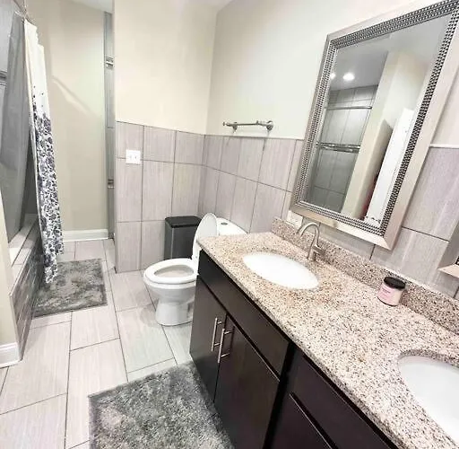 Beautifully Renovated House 10 Mins From Downtown