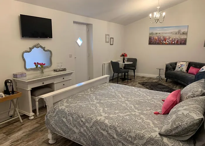 Millbrae Lodges