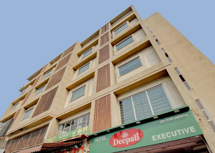 Hotel Deepali Executive Chhatrapati Sambhajinagar