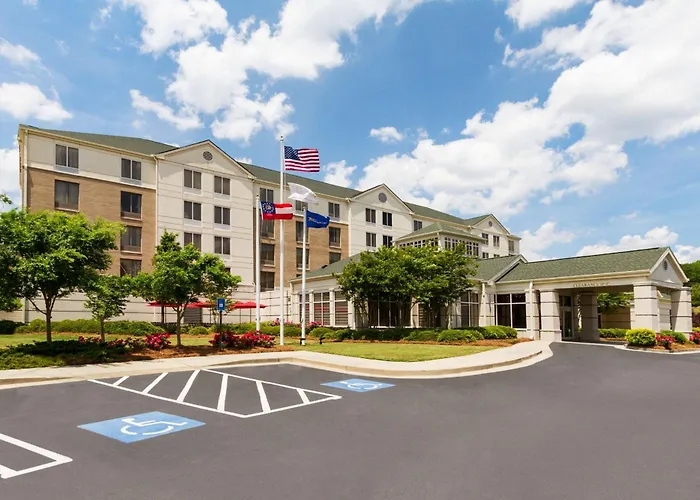 Lithonia Hotels with Tennis Court