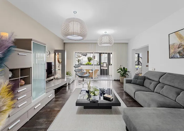 Lyrata Home