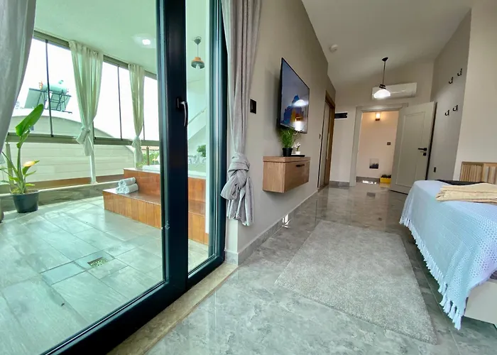 Villa Annabell1 With Swimming Pool And Jacuzzi, 3 Floors