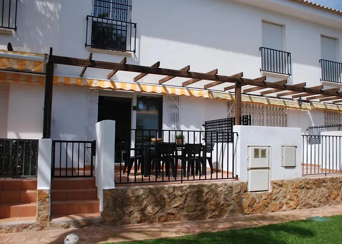 Magnífico Adosado con Piscina en Urb. Palm Beach