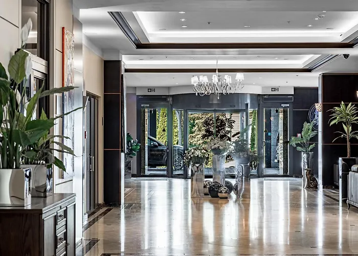 VILNIUS PARK PLAZA HOTEL, Restaurant&Terrace, Panorama Bar, Conference&Banquet Center