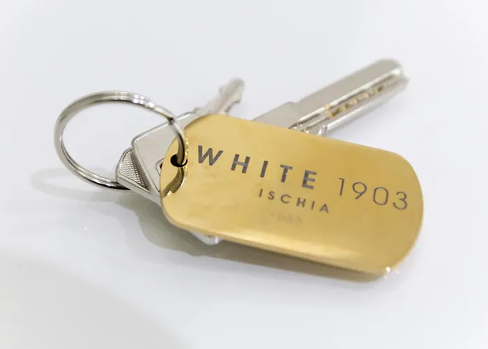 White 1903 - Rooftop Pool & Luxury Rooms