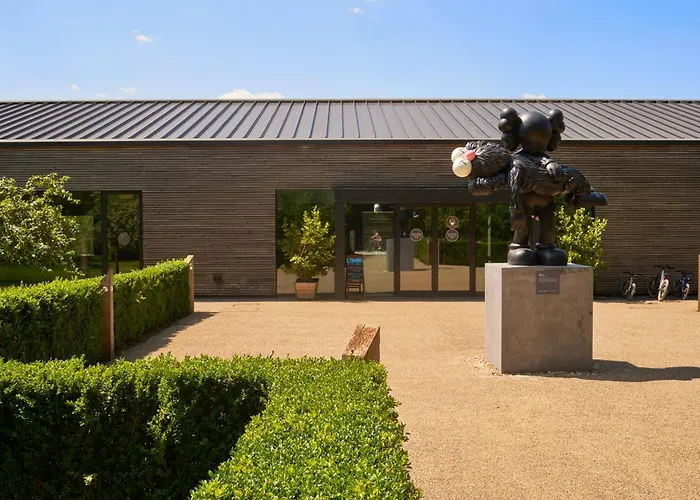 The Lakes By Yoo Lechlade