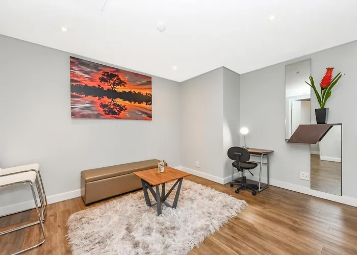 Deluxe Self-Catering Apartment | Park Central
