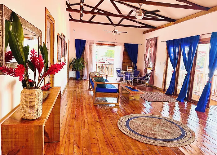 Hotel Casa Le Parc - Main Street Bocas del Toro