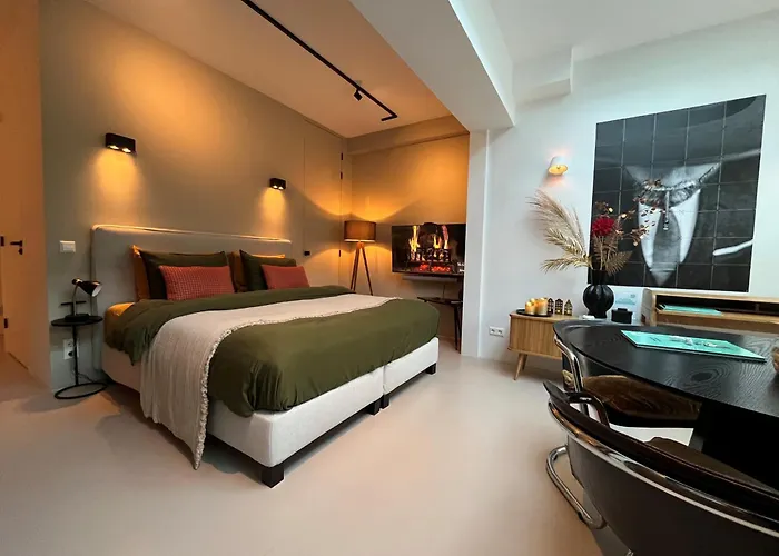 B&B Urban Oasis With Free Parking Amsterdam
