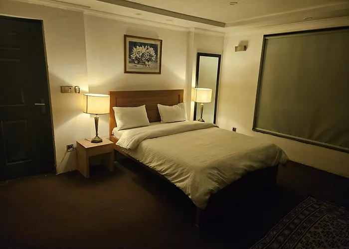 12Th Avenue Hotel Lahore