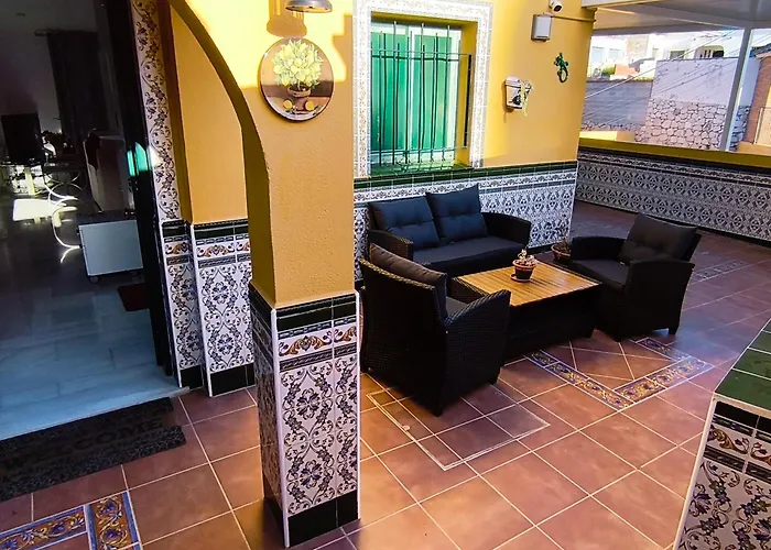 Private villa with pool&sea view near the beach Villa privada con piscina y vista al mar cerca de la playa