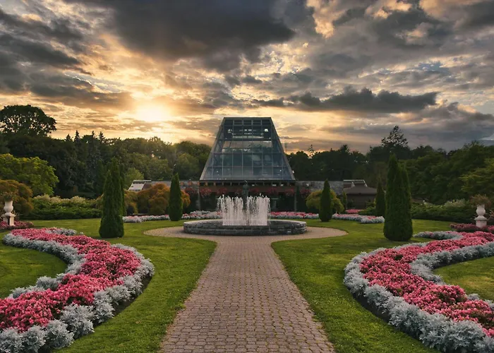 Niagara Fallsview Hotel & Suites