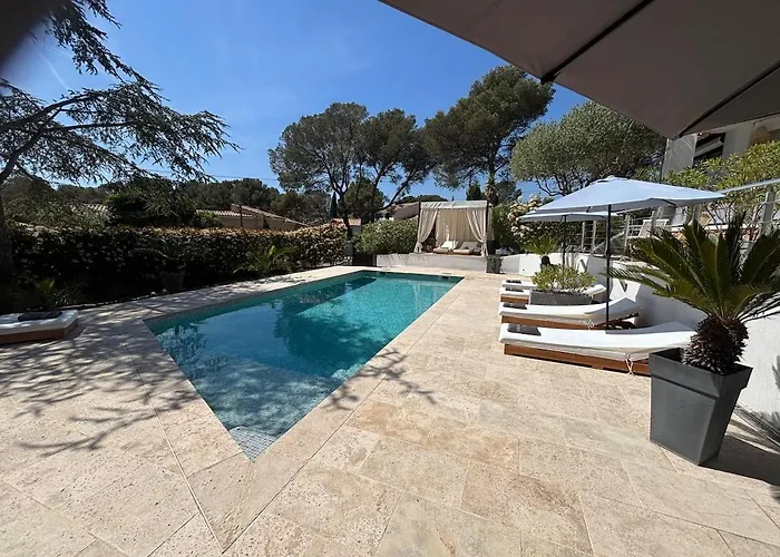 Villa LES ALIZES Côté jardin - Bord de mer
