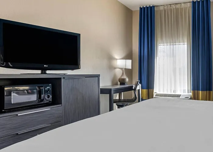 Comfort Inn & Suites Pauls Valley - City Lake