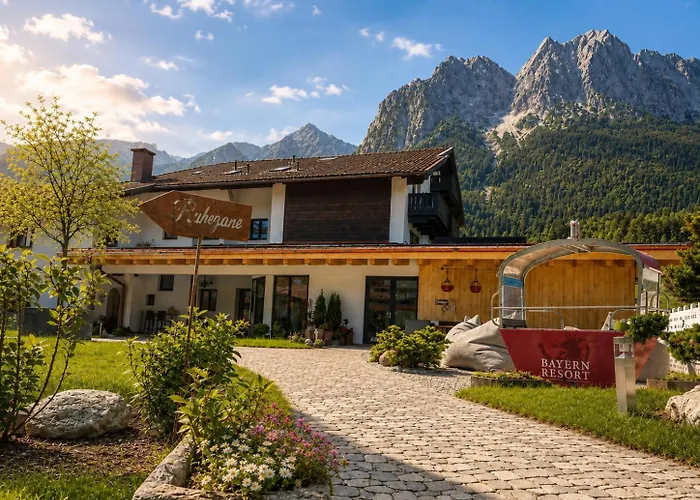 Bayern Resort Hotel - Adults only - mit Zugspitzblick - Eibsee-Nähe - Wellnessbereich - Naturpool im Sommer Grainau
