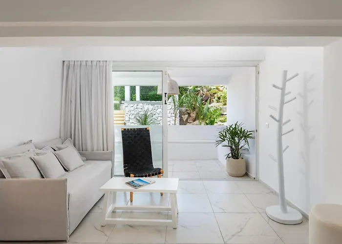 Dimitra Beach Hotel & Suites