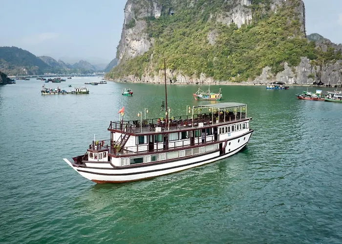 Garden Legend Cruise Hotel Ha Long