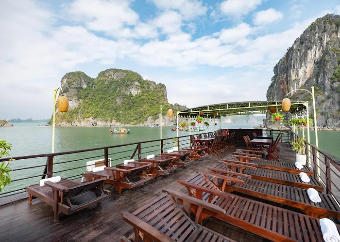 Garden Legend Cruise Hotel Ha Long