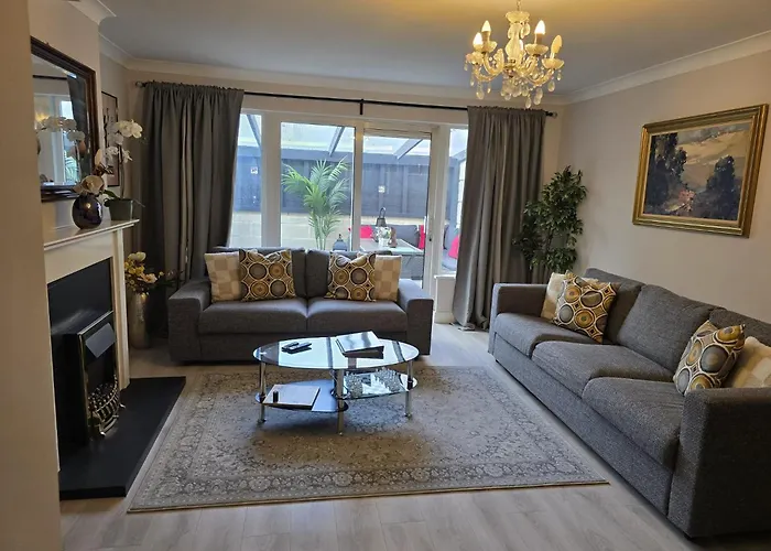 Dublin - 3 Bedroom Cosy Home - Sleeps Max 7