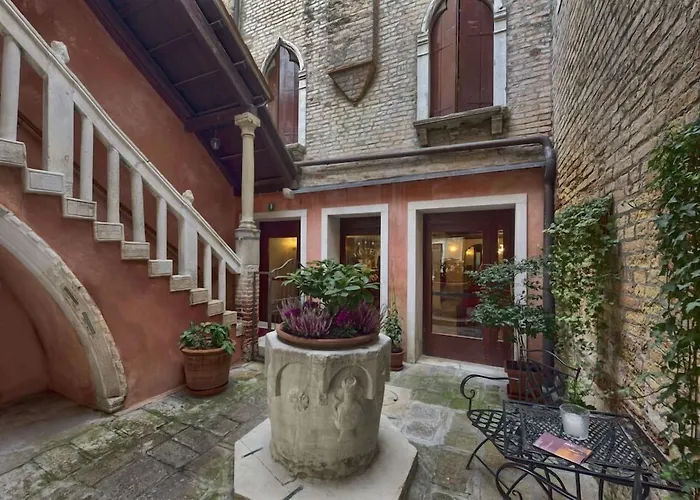 Hotel Pausania Venice