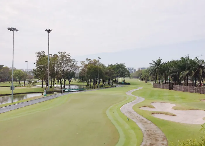 Eastin Thana City Golf Resort Bangkok Free Scheduled Shuttle From Hotel To Suvarnabhumi Airport
