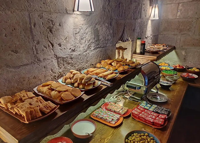 Elegance Cave Suites & Restaurant