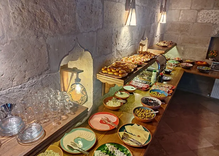 Elegance Cave Suites & Restaurant