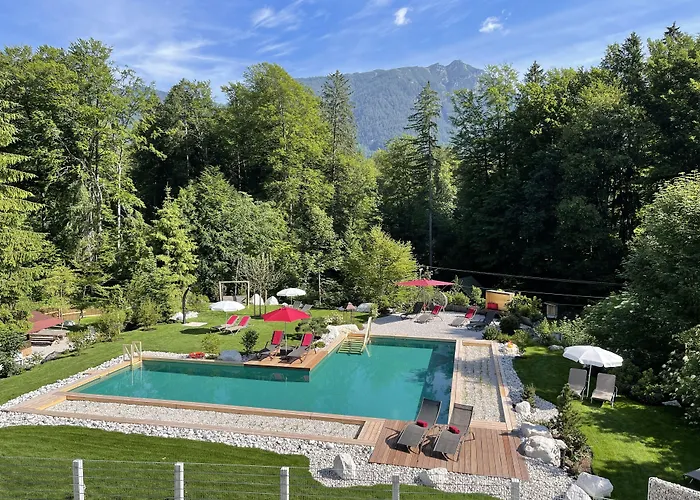 Bayern Resort Hotel - Adults only - mit Zugspitzblick - Eibsee-Nähe - Wellnessbereich - Naturpool im Sommer Grainau