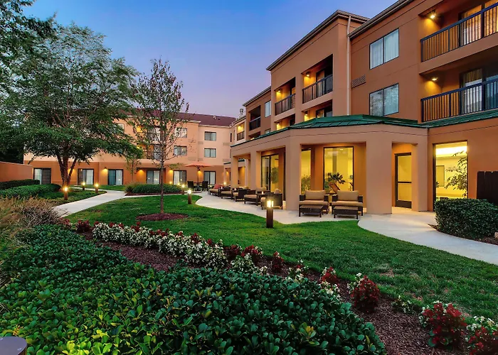 Courtyard By Marriott Richmond Airport